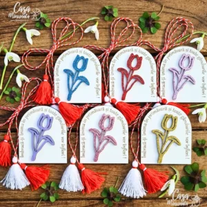 Martisor din lemn cu glitter – model lalea